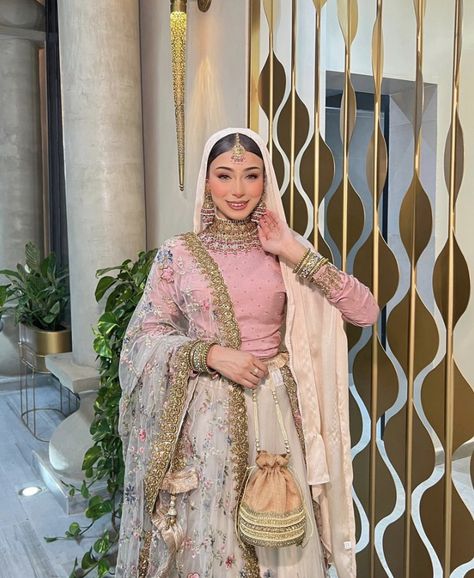 Eid Aesthetic, Eid Outfit Ideas, Brown Clothes, Desi Clothing, Desi Attire, Desi Fits, Desi Dress, Mehendi Outfits, Desi Wedding Dresses