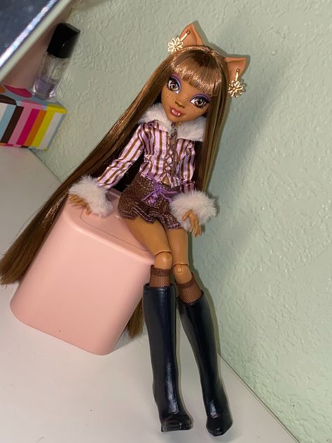 Media posts by sara ✿ (@saralikesdolls) / X G3 Clawdeen Restyle, Clawdeen Restyle, G3 Clawdeen, Doll Restyle, Monster High Custom Doll, Monster High Clothes, Doll Plushies, Barbie Dolls Diy, Custom Monster High Dolls