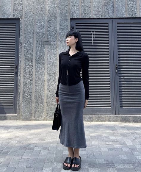 Modest Dark Feminine Outfits, Dark Croquettes Fashion, Dark Feminine Outfits Casual Modest, Coquette Long Skirt, Modest Acubi, Elegant Dresses Classy, Future Outfit, Feminine Outfit, Outfit Goals