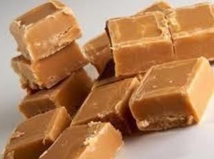 Penuche Fudge Recipe Maple Fudge Recipes, Penuche Fudge, Maple Fudge, Vegan Fudge, Peanut Butter Fudge Recipe, Caramel Fudge, Homemade Candies, Fudge Recipes, Vegan Baking