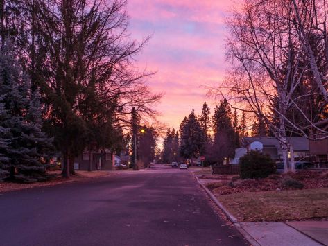 It's so nostalgic to look at that sky, and remember every good day that ended with a sunset like that Pink Hour, Finding My Way, Way Back Home, Autumn Sunset, Pretty Sky, Beautiful Sky, Nature Aesthetic, Sky Aesthetic, Pretty Places