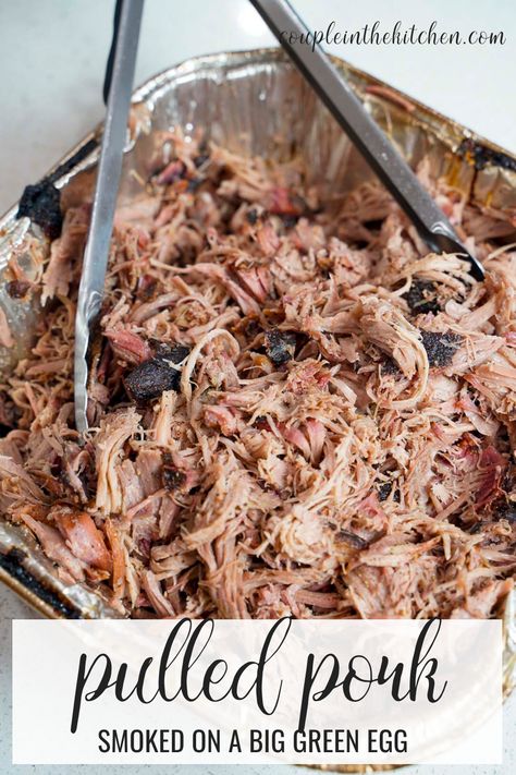 Green Egg Pulled Pork, Green Egg Pork Shoulder, Smoked Boston Button Recipe Green Egg, Big Green Egg Pork Shoulder, Big Green Egg Pulled Pork, Pork Loin Smoker Recipes, Pork Rib Rub Recipe, Bge Recipes, Big Green Egg Smoker