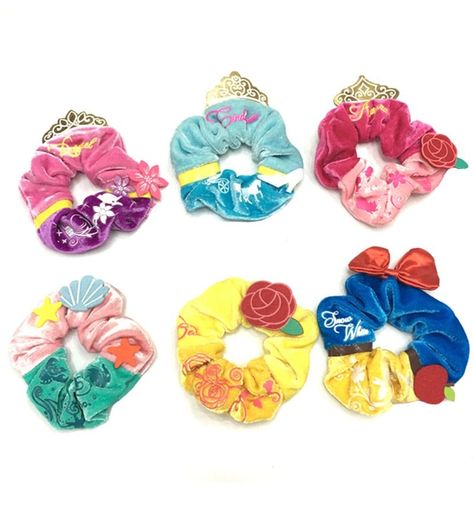 Disney Hair Bows, Diy Hair Scrunchies, Cute Disney Outfits, Disney Hair, Scrunchies Diy, Disney World Outfits, Disney Ears, Disney Diy, Disney Crafts