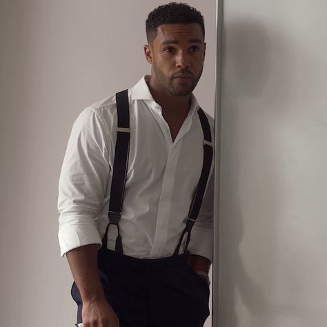 T H E O F O R D ™ on Twitter: "Honestly the only reason why I’ll watch season 3 @ItsLucien https://t.co/6js2lqF1vj" / Twitter Lucien Laviscount, Don't Dream It's Over, Emily In Paris, Black Celebrities, Cute Celebrity Guys, Lily Collins, Reason Why, Cute Celebrities, Black Boys