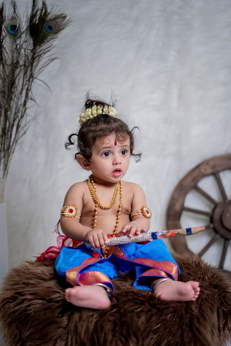 Krishna theme Baby Photoshoot Ideas | Krishna Janmashtami Baby shoot Janmashtami Baby Girl Shoot, Janmashtami Theme Baby Photoshoot, Little Krishna Photoshoot, Yashoda And Krishna Baby Photoshoot, Krishna Photoshoot Ideas, Krishna Theme Baby Photoshoot, Janmashtami Baby Photoshoot, Baby Krishna Photoshoot, Baby Photoshoot Background