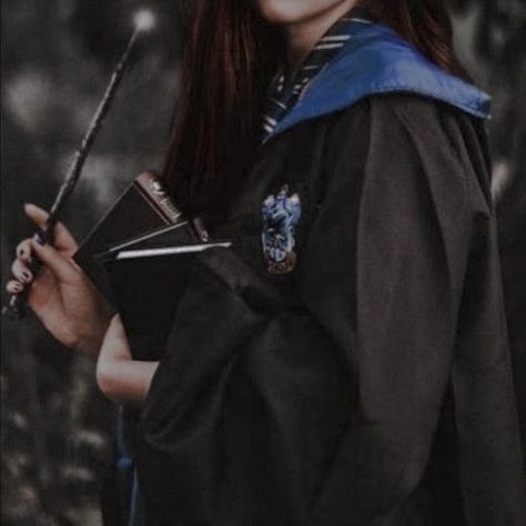 Ravenclaw Uniform, Aesthetic History, Ravenclaw Outfit, Ravenclaw Common Room, Rp Aesthetic, Ravenclaw Quidditch, Hp Aesthetic, Hogwarts Uniform, Ravenclaw Slytherin