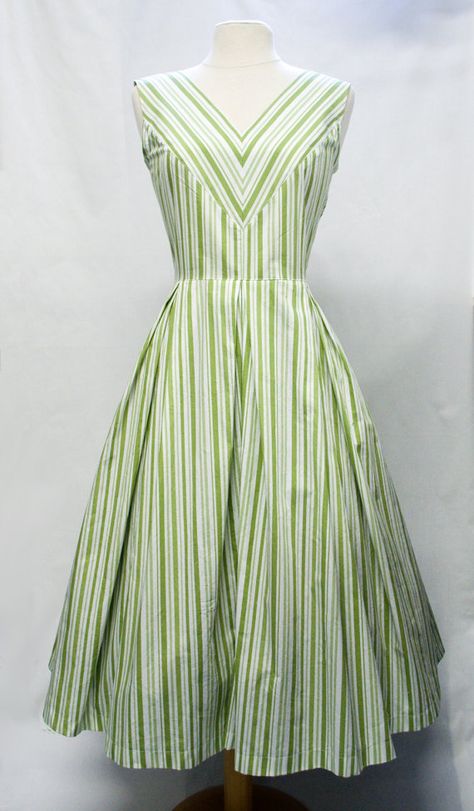 Vintage style dress New York Central Park, Vintage Striped Dress, Street Musicians, Vintage Cotton Dress, Simple Frock Design, Celery Green, Fashion Top Outfits, New York Central, White Cotton Dress