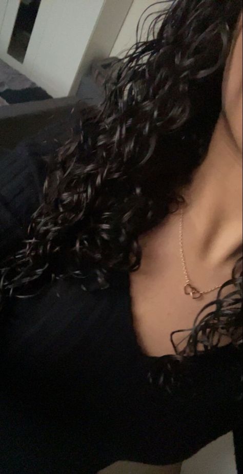 Latina Curly Hair, Curly Hair Latina, Old Money Luxury, Money Luxury, Best Hair Dye, Curly Hair Photos, Pretty Brunette, Curly Hair Styles Easy, Young Royals