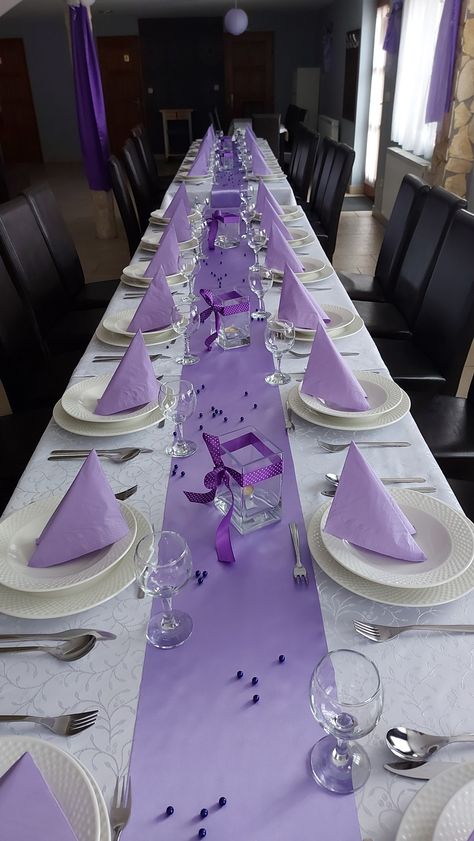 Purple Table Decorations, Purple Table Settings, Deco Violet, Purple Sweet 16, Lila Party, Purple Birthday Party, Purple Table, Birthday Table Decorations, Quinceanera Decorations