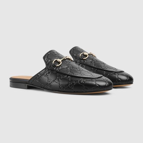 Shop the Women's Princetown slipper in black at GUCCI.COM. Enjoy Free Shipping and Complimentary Gift Wrapping. Gucci Aesthetic, Gucci Princetown Slipper, Gucci Slippers, Gucci Princetown, Gucci Style, Gucci Fashion, Leather Slippers, 2015 Fashion, Mule