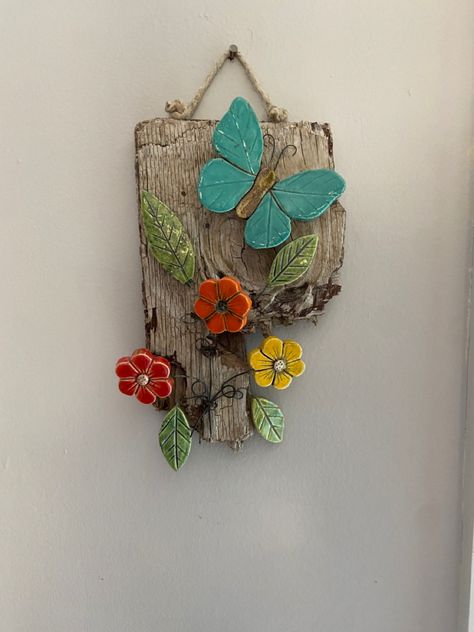 Ceramic Butterflies, Clay On Wood, Ceramic Butterfly, Driftwood Art Diy, Butterfly And Flowers, Cute Store, Clay Wall Art, In The Beach, Clay Crafts Air Dry