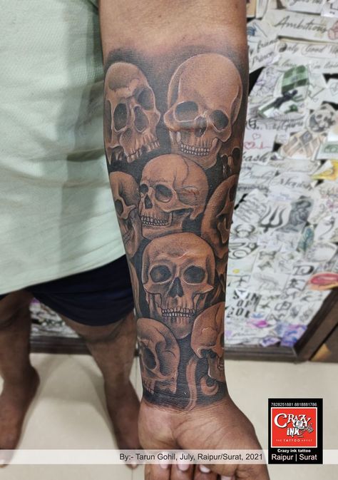 Skulls Tattoo Design, Small Skull Tattoo, Mens Body Tattoos, Skulls Tattoo, Black Line Tattoo, Viking Tattoo Symbol, Evil Skull Tattoo, Taboo Tattoo, Skull Sleeve Tattoos