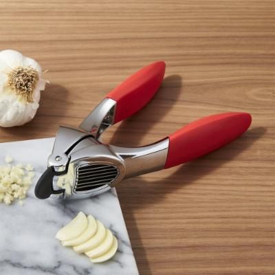 Garlic Press & Slice Modern Kitchen Gadgets, Pasta Spoon, Garlic Mincer, Bacon Dip, Ricers, Cooking Utensil, Cooking Gadgets, Red Kitchen, Garlic Press