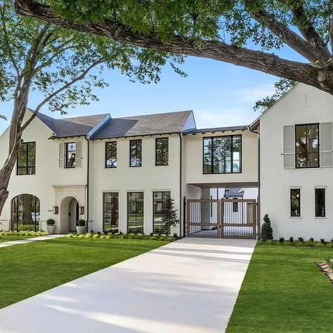 Take a look at this ✨stunning✨ new build here in Dallas built by our friends at @tanner_homes . This beautiful home (which just hit the market 🤩) features custom wood-aluminum clad windows and doors made by @lincolnwindows Aluminum Clad Windows, Window Door, Wood Windows, New Build, Beautiful Home, New Builds, Custom Wood, Windows And Doors, Lincoln