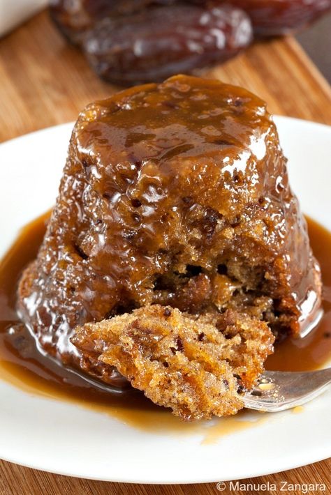 Pudding Recept, Puding Roti, Sticky Date, Hot Desserts, Sticky Date Pudding, Date Pudding, Warm Desserts, Butterscotch Sauce, Butterscotch Pudding