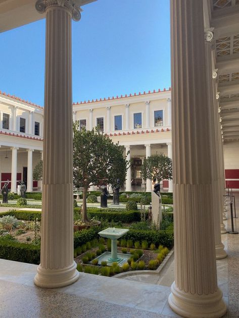 The Getty Museum, Building Aesthetic, Getty Villa, Roman Architecture, Rich Home, Getty Museum, Luxury Lifestyle Dreams, Living History, Beach Vibes