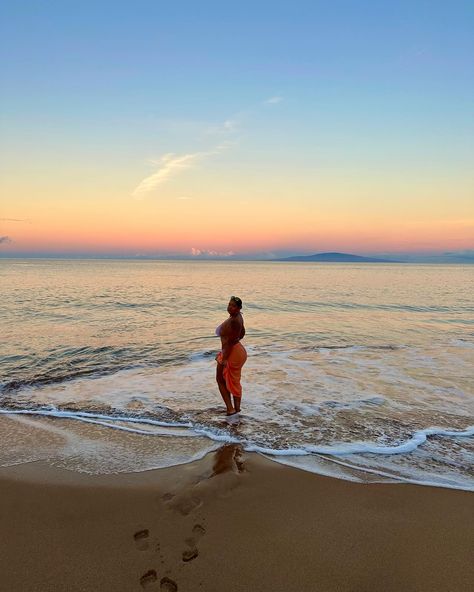 Temperatures Rising ✨🐠🌸🌴🌊🌞 Maui Hawaii beach sunrise sunset cotton candy bikini swimwear plus size midsize curvy vacation holdai vacay outfit inspo aesthetic Maui Hawaii Beaches, Outfit Inspo Aesthetic, Swimwear Plus Size, Plus Size Beach, Suit Ideas, Beach Sunrise, Beach Vacation Outfits, Vacay Outfits, Hawaii Beach