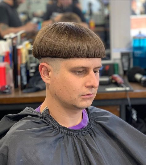 Oliver Tree, Tan Skin Blonde Hair, Bowl Haircuts, Haircut Pictures, Side Hairstyles, Mens Haircuts Short, Haircut Hairstyle, Bowl Cut