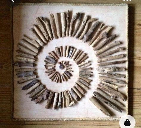 Twig Crafts, Driftwood Diy, Driftwood Art Diy, Twig Art, Driftwood Projects, Driftwood Wall Art, Deco Nature, Shell Crafts Diy, Stick Art