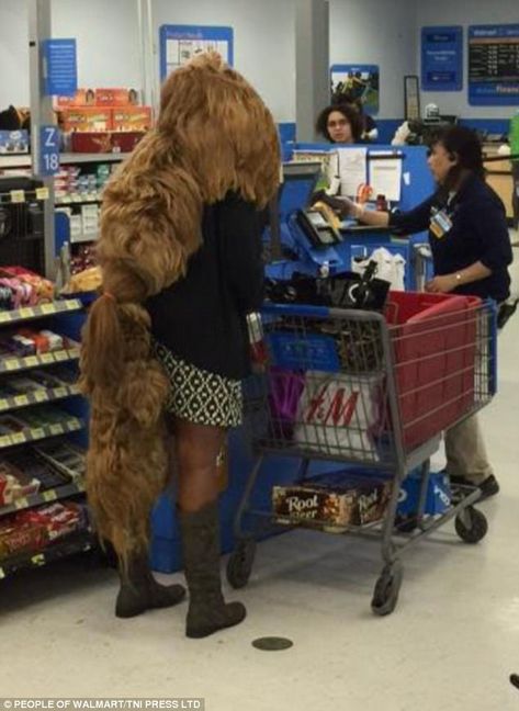 Customer Service Funny, Funny Walmart Pictures, Walmart Pictures, Walmart Customers, Funny Photos Of People, Walmart Funny, Funny People Pictures, Walmart Photos, Walmart Fashion