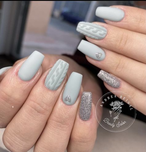 Grey And White Christmas Nails, Sweater Winter Nails, Sweater Effect Nails, Sweater Design Nails, Sweater Nails Fall, Winter Manicure, Sweater Nails, Nails Winter, Nail Styles