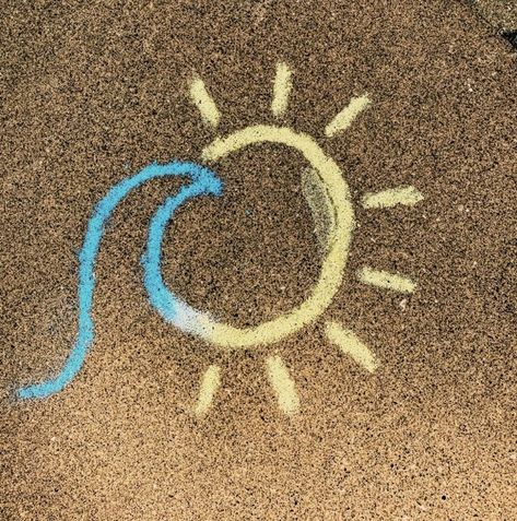 Wave Chalk Art, Indie Chalk Art, Blue Chalk Art, Tropical Chalk Art, Vsco Chalk Art, Easy Chalk Drawings Step By Step, Beachy Chalk Art, East Chalk Art, Easy Side Walk Chalk Art