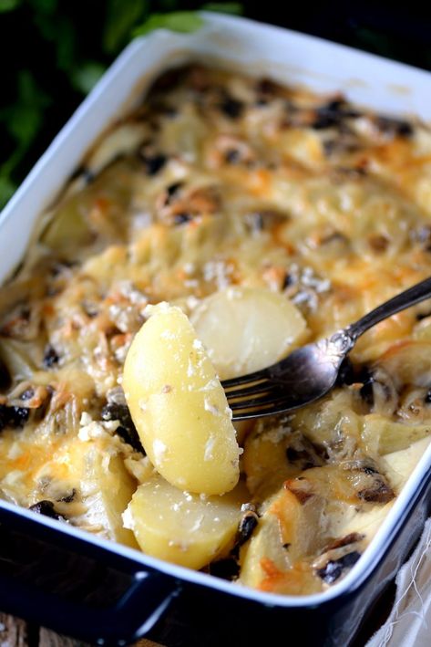 Potato & Mushroom Sour Cream Bake – 12 Tomatoes Sour Cream Bake, Potato And Mushroom, Mushroom Bake, Potato Mushroom, Sour Cream Potatoes, Potato Salads, Gold Potatoes, Potato Bake, Creamed Potatoes