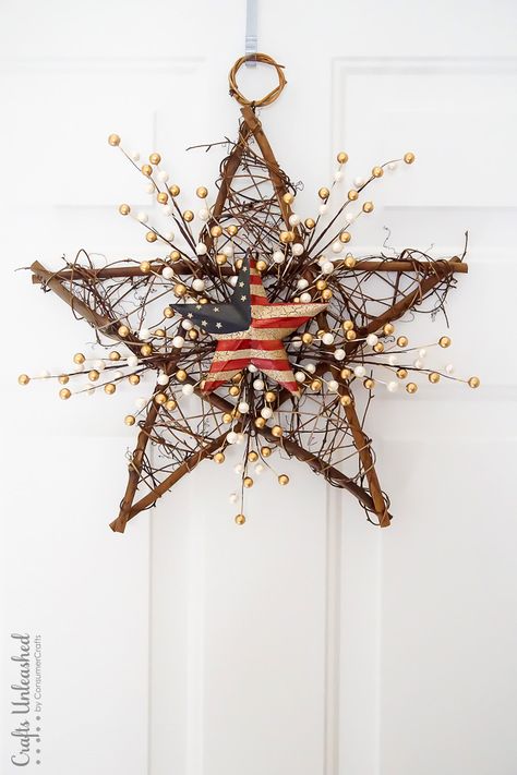 Diy Grapevine Wreath, Patriotic Diy, Homemade Wreaths, 4th July Crafts, Fourth Of July Decor, Patriotic Crafts, 4th Of July Decorations, Patriotic Wreath, July Crafts