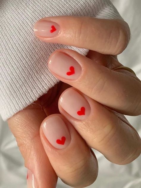 short nude nails with a red heart accent Cute Heart Nails, Heart Nail Designs, Nail Designs Valentines, Short Nail Designs, Cute Heart, Manicure Y Pedicure, Heart Nails, Valentine's Day Nails, Valentines Nails