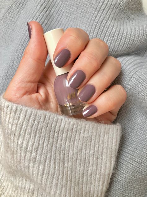 Mauve Gray Nails, Gray Mauve Nails, Aesthetic Nailpolish Colour, Purple Brown Nail Polish, Grey Mauve Nails, Purple Taupe Nails, Brownish Purple Nails, Brown Mauve Nails, Mauve Brown Nails