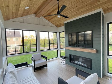 4 Season Sunroom Ideas Room Additions, 4 Season Sunroom Ideas, Pool Guest House, Small Sunroom, All Season Room, 4 Season Room, Four Seasons Room, Porch Remodel, Sunroom Designs