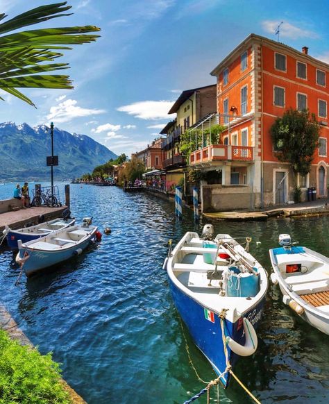 Lemon on the Garda Image by @blogsognoitaliano Lakeside Village, Lake Garda Italy, Italy House, Watercolour Ideas, Industrial District, Garda Italy, Italian Lakes, Travel Wallpaper, Italy Trip