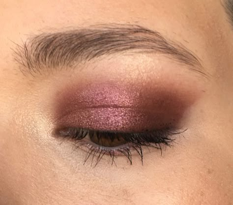 @𝘦𝘮𝘮𝘪𝘦𝘭𝘰𝘶𝘪𝘴𝘦 ☽ Mauve Eyeshadow, Dark Circles Makeup, Date Night Makeup, Eye Makeup Tips, Kiss Makeup, Makeup For Green Eyes, Makeup Designs, Makeup Goals, Gorgeous Makeup