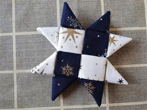 How to make fabric scandinavian star decorations Scandinavian Christmas Decorations Diy, Scandinavian Star, Fabric Star, Christmas Fabric Crafts, Scandinavian Fabric, Scandinavian Christmas Decorations, Christmas Blocks, Hobby Craft, Star Ornaments