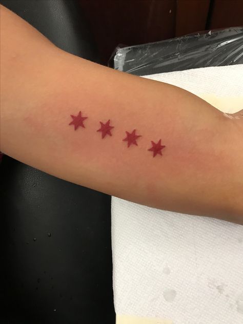 Chicago Stars tattoo Chicago Flag Tattoo, Chicago Skyline Tattoo, Star Tattoo Ideas, Marathon Tattoo, Skyline Tattoo, Cubs Tattoo, Chicago Tattoo, Stars Tattoo, Small Shoulder Tattoos