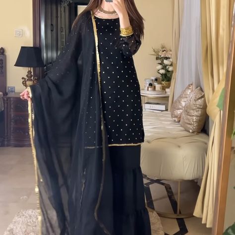 Embrace elegance with this stunning black shirt paired with gharara pants and a traditional dupatta adorned with exquisite jhalar lace. Perfect for any festival or wedding occasion! 3 piece stitched dress is available in our store. DM for order/details @xarnish_store #xarnish #indianwear #inspo #indianwedding #pakistaniwedding #pakistanidress #pakistanisuits #pakistanifashion #pakistaniclothes #indianbride #indianfashion #instagood #festival #wedding #bride #bridaljewellery #bridalsarees... Black Gharara, Traditional Dupatta, Gharara Pants, Stitching Ideas, Beautiful Pakistani Dresses, Pakistani Suits, Festival Wedding, Pakistani Outfits, Pakistani Wedding