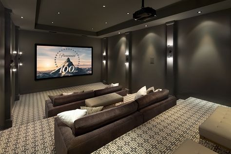 Cinema Ideas, Chic Workspace, Spec House, Home Theater Room Design, Theater Rooms, Small Tv, Theater Room Design, Modern Basement, Home Cinema Room