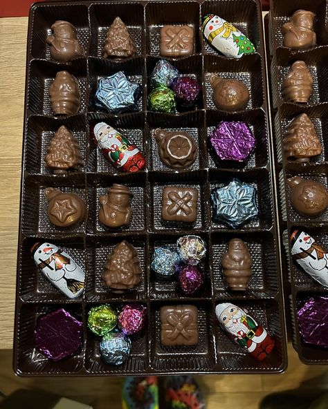 Getting ready for Christmas!!! I am taking pre orders for the ADVENT CALENDARS!!! Shown below are the kids or kid at heart, they may not look exactly like this inside but similar. All made with Belgian chocolate! #HuckleberriesChocolatiers #110DurhamSt #DowntownSudbury #callebaut #Chocolate #adventcalendars #HandMade #onlythebestwilldo #LoveOurCustomers #Yum #sudburyfoodie #comeandgetit #shoplocal #buylocal #smallbusiness #supportlocal Advent Calendar Chocolate, Chocolate Calendar, Callebaut Chocolate, Getting Ready For Christmas, Come & Get It, Belgian Chocolate, Ready For Christmas, Advent Calendars, Heart For Kids