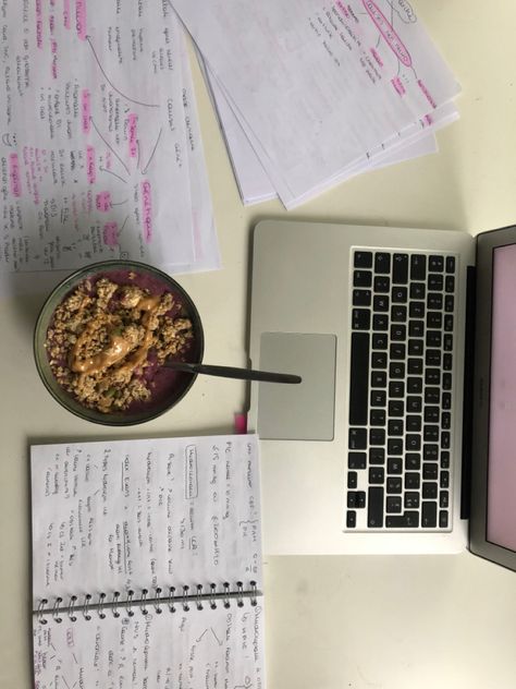 Snack For Studying, Dietician Student Aesthetic, Studying Nutrition Aesthetic, Study Abroad Aesthetic Usa, Studying Snacks, Study Snacks Aesthetic, Snacks For Studying, Healthy Study Snacks, Photos For Vision Board