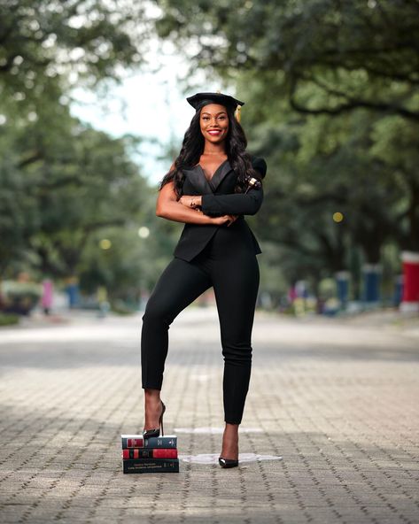 Tyra✨ on Twitter: "I Prayed For This🙏🏾 Tyra Renèe Lovelace,J.D. Magna Cum Laude Thurgood Marshall School of Law⚖️… " Nursing School Graduation Pictures, Law Graduation, Graduation Outfit College, Nursing Graduation Pictures, Masters Graduation, College Graduation Pictures Poses, College Graduation Photoshoot, School Of Law, Thurgood Marshall