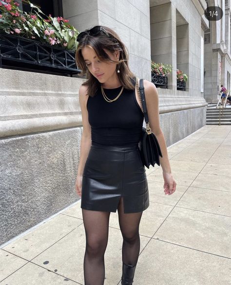 Black Leather Skirt Outfit Summer, Leather Skirt Outfit Black Women, How To Style Leather Skirt, Leather Skirt Outfit Summer, Leather Skirt Outfit Fall, Leather Skirt Outfit Casual, Leather Skirt Summer, Outfits Disco, Leather Skirt Outfit Winter