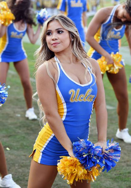 1,211 Ucla Cheerleaders Photos and Premium High Res Pictures - Getty Images Ucla Cheerleaders, Dance Team Photos, Ucla Basketball, Asian Cheerleader, College Cheer, College Football Games, Cheerleader Girl, College Aesthetic, Cheer Squad