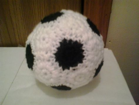 Crochet Soccer, Crochet Teacher Gifts, Crochet Football, Quick Crochet Projects, Crochet Kids, Crafty Christmas, Crochet Fun, Crochet Goodies, Quick Crochet