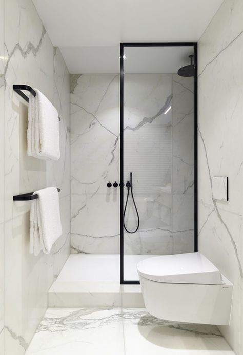 Bathroom Decor Modern Luxury, Bilik Air, Bathroom Decor Luxury, Washroom Design, Small Bathroom Makeover, Bathroom Design Inspiration, Bathroom Design Decor, Bathroom Remodel Shower, 아파트 인테리어