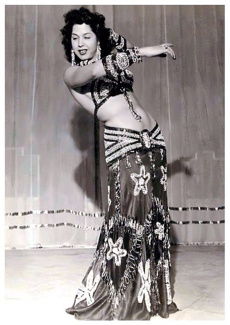 Samia Gamal, Raqs Sharqi, Egyptian Movies, Bellydance Costume, Dancing Costumes, Belly Dancing Classes, Vintage Dance, As You Like It, Egyptian Actress