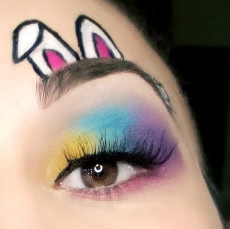 Easter Makeup Easy, Easter Makeup Ideas Simple, Easter Make Up Look, Cute Easter Makeup, Cute Easter Makeup Ideas, Easy Easter Makeup Looks, Simple Easter Makeup, Easter Eyeliner, Easter Makeup Looks Simple