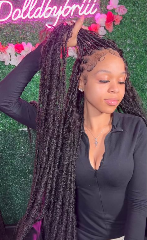 Soft Locs On Light Skin, Infinity Locs, Hairstyles Faux Locs, Locs Ponytail, Boho Curls, Tick List, Dope Wallpaper, Hairstyles Protective, Ponytail Braid