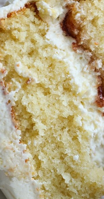 Perfect Vanilla Cake Recipe, Perfect Vanilla Cake, A Slice Of Cake, White Chocolate Cake, Pear Cake, Slice Of Cake, Vanilla Cake Recipe, Honey Cake, A Piece Of Cake