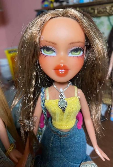 Bratz Doll Repaint, Custom Bratz Dolls, Bratz Doll Custom, Bratz Repaint, Bratz Dollhouse, Bratz Doll Makeup, Cute Imvu Baddies, Make Up Inspo, Doll Makeup