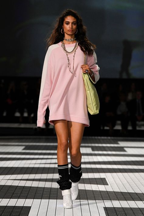 Ss2024 Runway, Short Hot Pink Dress, Chanel Ready To Wear, Day Clothes, Chanel Resort, Chanel Runway, Resort 2024, Chanel Cruise, Fashion Forecasting